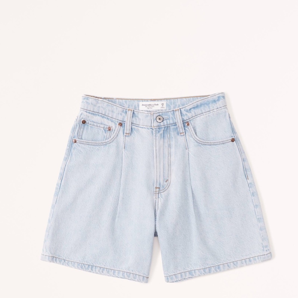 Abercrombie & Fitch Curve Love High Rise Loose Short (light wash)